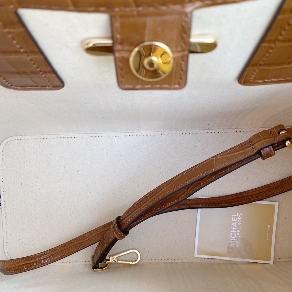Gaby’sBags👜💕-NWT Michael Kors Tote Stripe cream - Picture 4 of 6